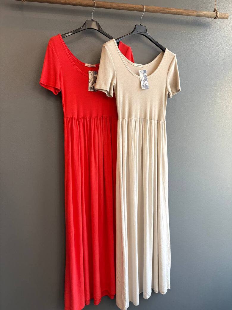 Elastīga kokvilnas viskozes kleita 